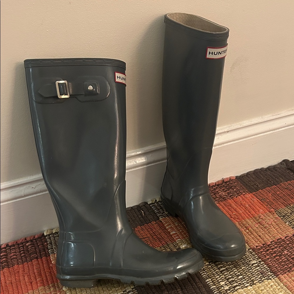 Hunter Tall Rain Boots in Charcoal Gray